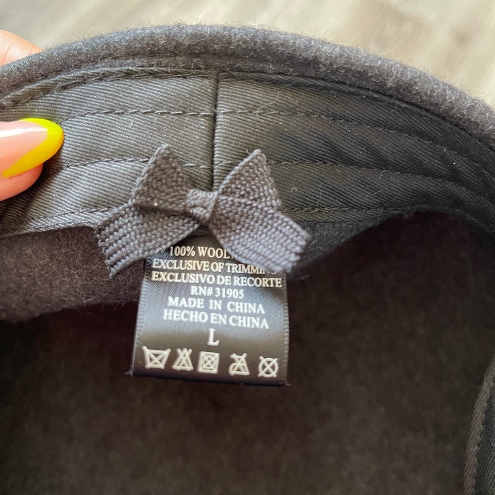 Chic Gray Wool Beret - Picture 3 of 5
